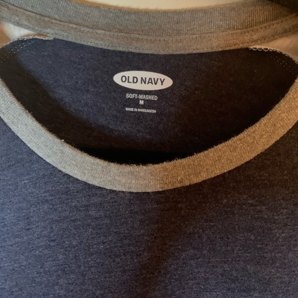 Like-new Old Navy t-shirt. Sporty style. - Picture 3 of 3